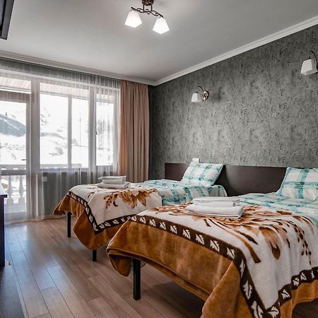 Roza Guesthouse Stepantsminda Exterior photo