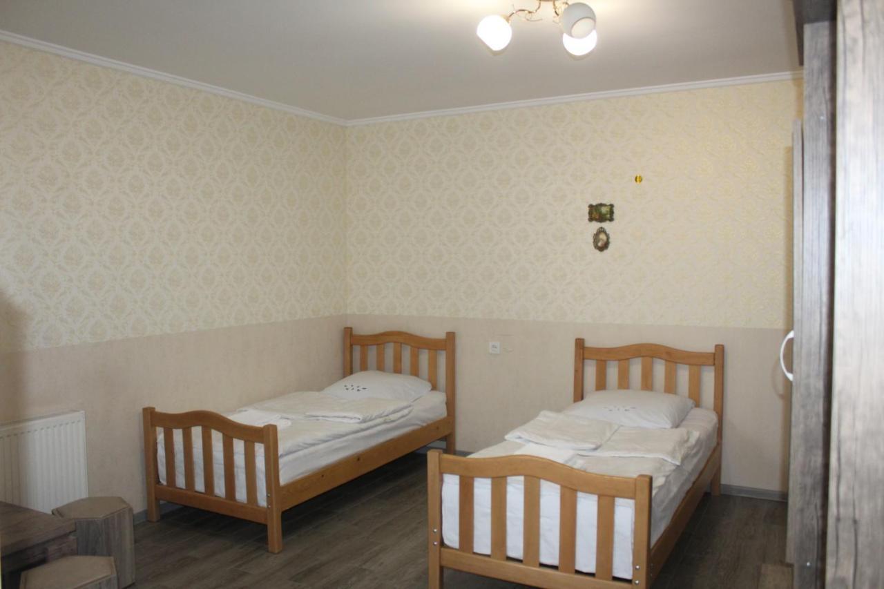 Roza Guesthouse Stepantsminda Exterior photo