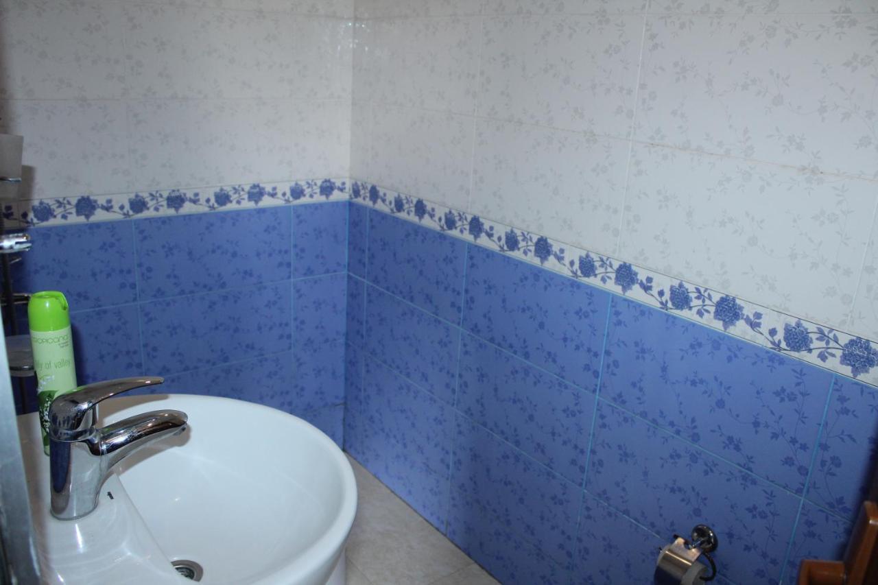 Roza Guesthouse Stepantsminda Exterior photo